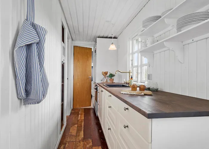 2 Bedroom Front In V *