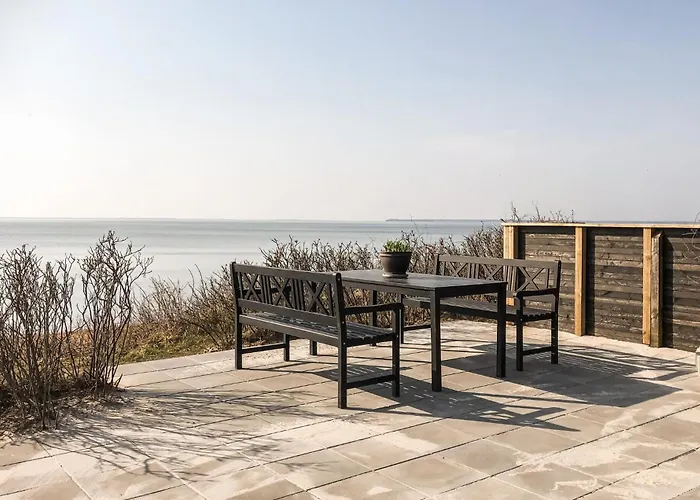 2 Bedroom Front In V Casa vacanze *
